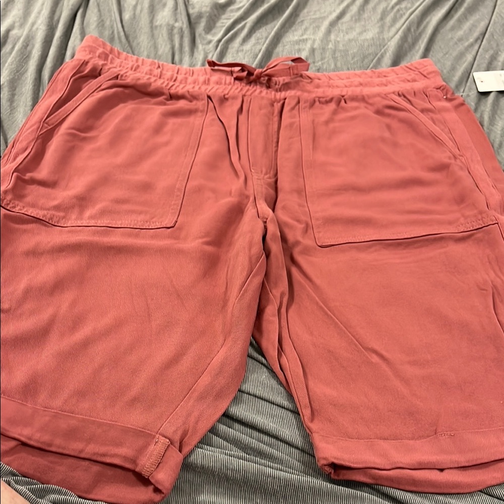 Women’s Casual Pink Shorts